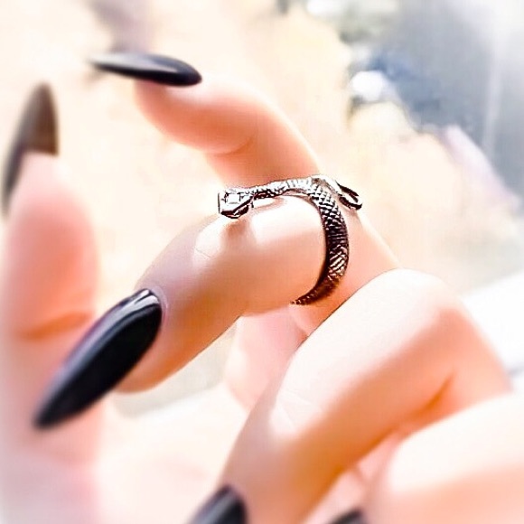 🆑10/$25🆑𝗖𝗟𝗘𝗔𝗥𝗔𝗡𝗖𝗘 Big Gun Snake Adjustable Ring NEW - Picture 4 of 9